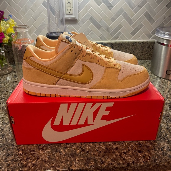 Nike Dunk Low LX - Picture 5 of 7